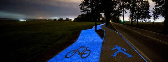 Świecąca w ciemności ścieżka rowerowa